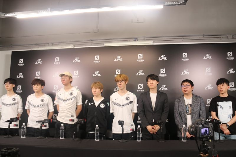 Rookie官方宣布表现优异新规，勇士引发争议！